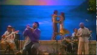Te regalo una rosa. Juan Luis Guerra