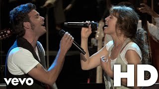 Estoy enamorado. Thalia y Pedro Capó