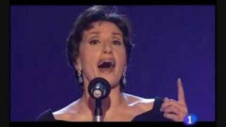 No, no y no. Luz Casal