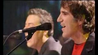 Sara. Revolver y Mikel Erentxun