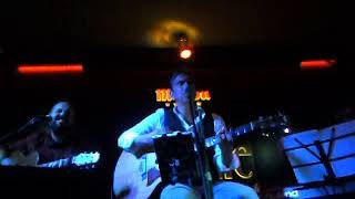 La luna se esconde. Pablo Perea