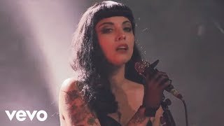 Vuelve por favor. Mon Laferte