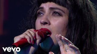 Tu falta de querer. Mon Laferte