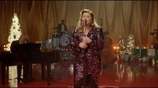 Kelly Clarkson. Last Christmas